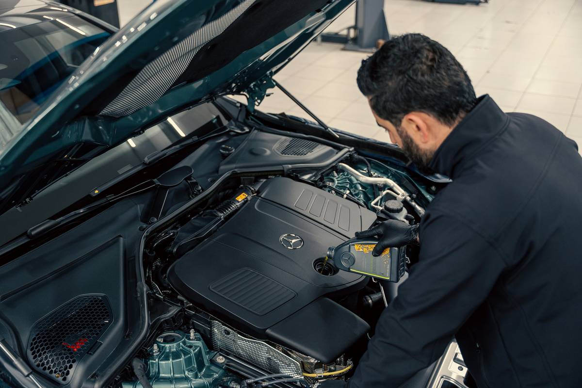 Google search results showing 'lifetime service plan hyundai' returning auto dealership pages, not gaming services